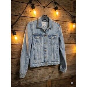 Zara light blue denim jacket with a raw hem and button-front closure. sz XS